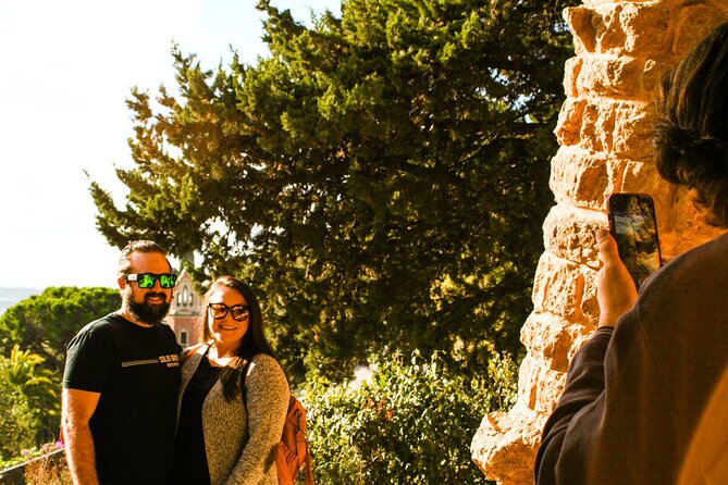 Park Guell and Sagrada Familia Tour with Skip the Line Tickets - The guides make the difference