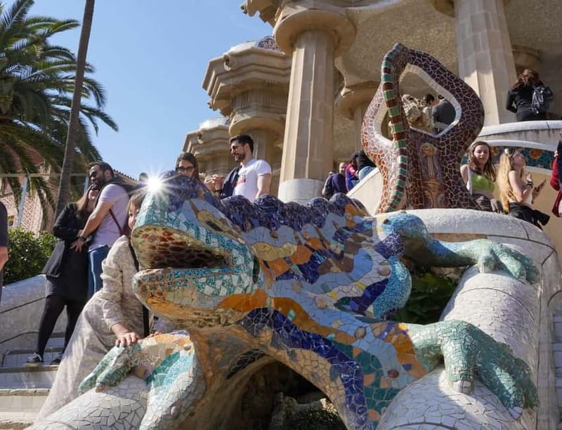 Park Güell: Guided Tour with Optional Gaudí Experience Entry - Why a guide changes Park Güell