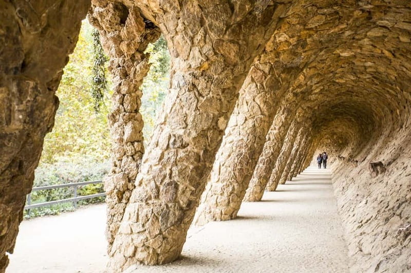 Park Güell: Guided Tour with Optional Gaudí Experience Entry - Practical advice for a smoother visit