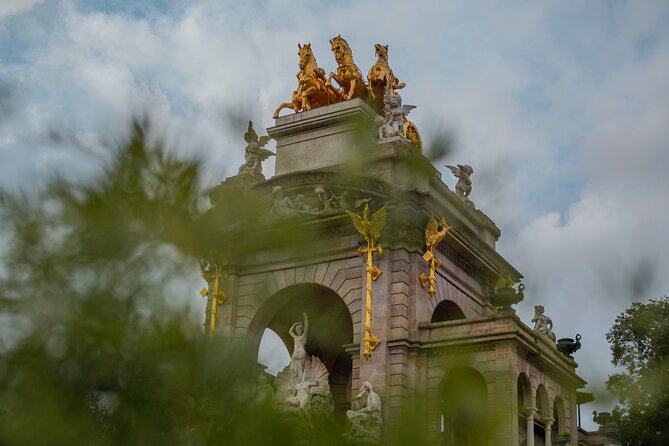 Photo Walking Tour Barcelona Cathedral Gothic Quarter El Born - Finishing at Plaça Reial