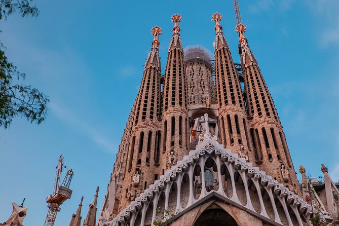 Photo Walking Tour Sagrada Familia and Gaudí in Barcelona - La Pedrera and the power of small details