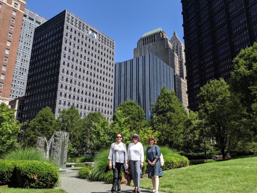 Pittsburgh: Best of the Burgh History and Architecture Tour - From major avenues to small side streets