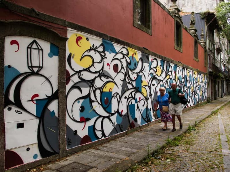Porto Tour: Street Art & Architecture Experience 3h - Starting at the Estatua de Vimara Pérez