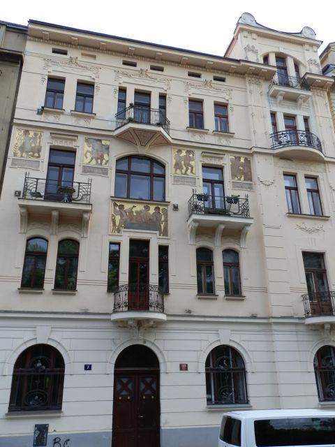 Prague: Private Prague Art Nouveau and Cubism Tour - Kovařovicova vila and Cubist house Vyšehrad č. p. 98