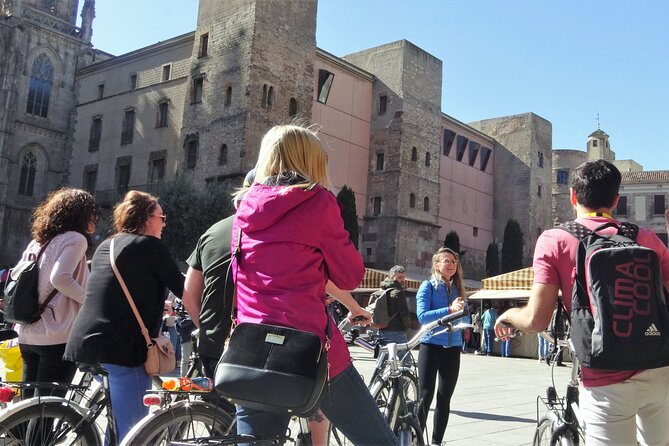 Private Barcelona Bike Highlights & Sagrada Familia - Passeig de Gracia and Barcelona’s grand avenue