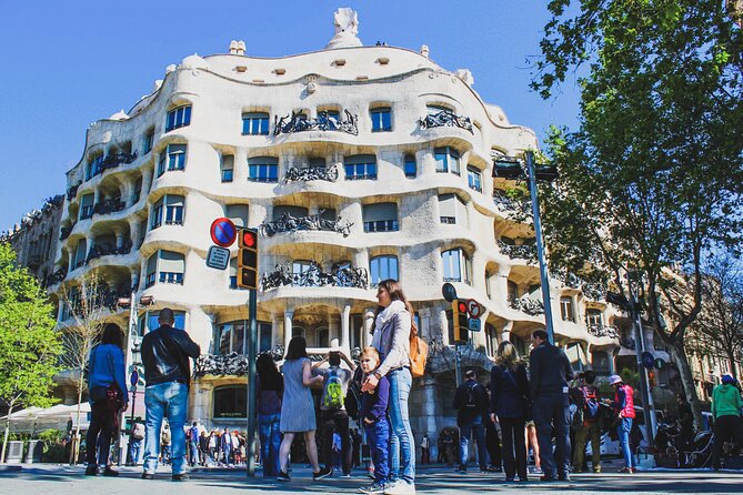 Private Barcelona Bike Tour, Gaudi's Art and Medieval Districts with Local Guide - Passeig de Gràcia and Gaudí’s famous façades