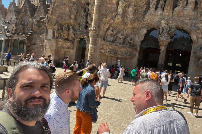 Private Barcelona Highlights: Gothic Sagrada Familia & Park Güell - Sagrada Familia is the day’s major interior visit