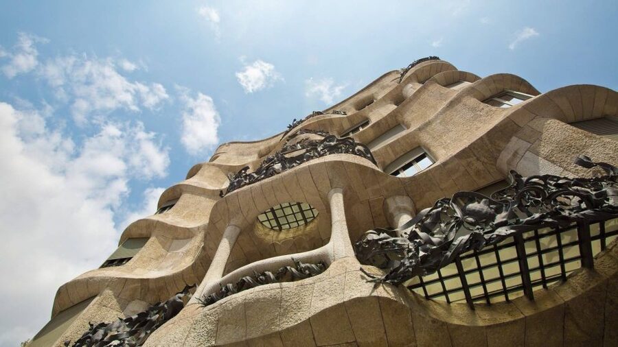 Private Barcelona Modernism and Gaudí Walking Tour - Starting with Sagrada Familia