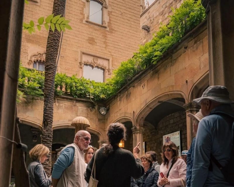 Private Barcelona Modernism and Gaudí Walking Tour - Passeig de Gràcia and the famous architectural trio