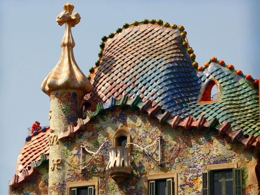 Private Barcelona Modernism and Gaudí Walking Tour - The $21 price and what you receive