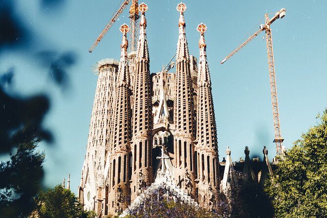 Private Best of Barcelona with Sagrada Familia & Park Güell visit - Key points at a glance