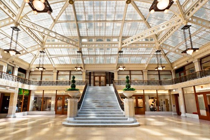 Private Chicago Architecture Tour - Frank Lloyd Wright connections and Oak Park possibilities