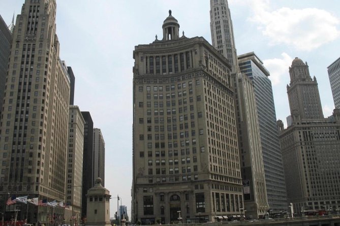 Private Chicago Architecture Tour - Transportation, group size, and timing