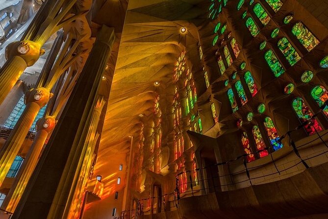 Private Golden Hour Tour: Sagrada Familia & Park Güell Sunset - From the basilica to Park Güell