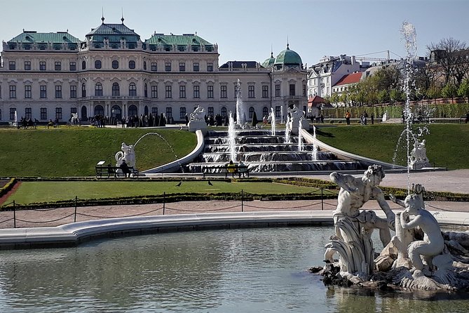 Private Klimt & Vienna Art Walk — From Baroque to Secession - Schwarzenbergplatz and Vienna’s imperial afterlife