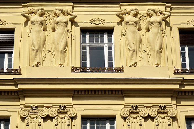 Private Klimt & Vienna Art Walk — From Baroque to Secession - Reading the Belvedere gardens from the top down