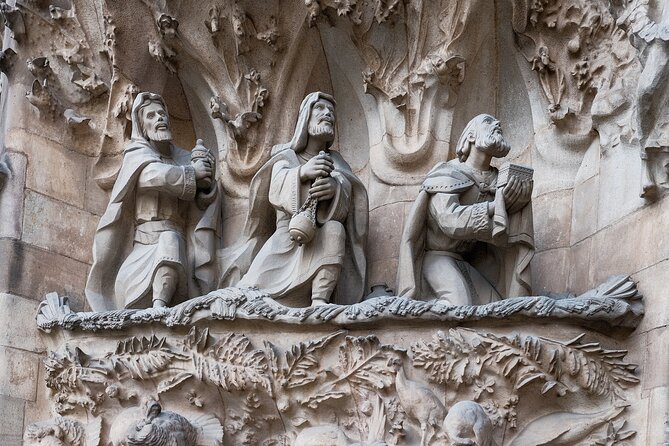 Private Sagrada Familia Guided Tour with Skip the Line Ticket - Is $221.08 per person good value?