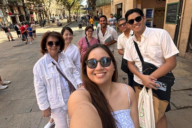 Private Tapas Walking Tour in Barcelona Modernist Area with Dinner included - Four hours of Barcelona food and city life