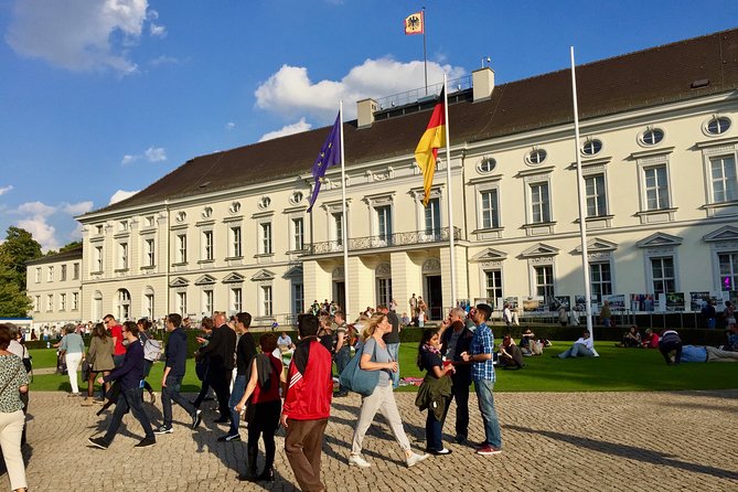 Private Taxi Tour City East & West History and Architecture 3-4h - Alexanderplatz, Nikolaiviertel, and the old city core