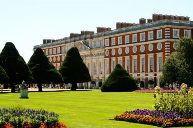 Private Tour of Hampton Court Palace with Award-Winning Architectural Historian - Key points at a glance