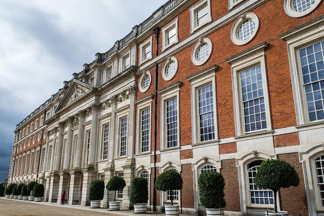Private Tour of Hampton Court Palace with Award-Winning Architectural Historian - Who should book this Hampton Court tour?