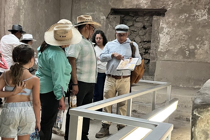 Private Tour to Teotihuacan with Architect from CDMX - Murals, food, and artisan stalls