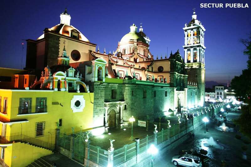 Puebla Architecture Walking Tour - Artist neighborhoods and the narrow lanes of Sapos alley