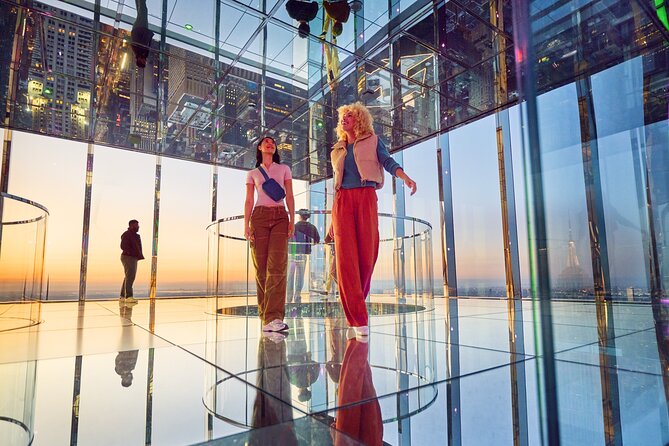 Race to the Sky: NYC Architecture Tour With SUMMIT One Ticket - Why the guide makes or breaks the walk