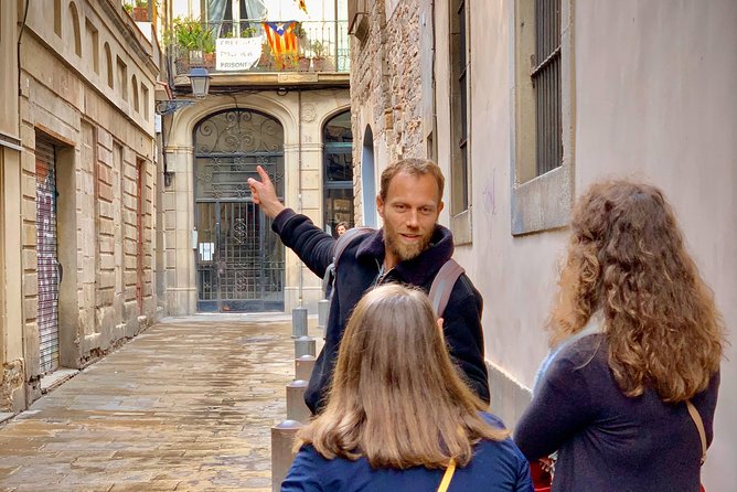 Ramblas, Old Town, Gothic and Gaudi Architecture Walking Tour - Plaça Sant Felip Neri and Plaça Reial