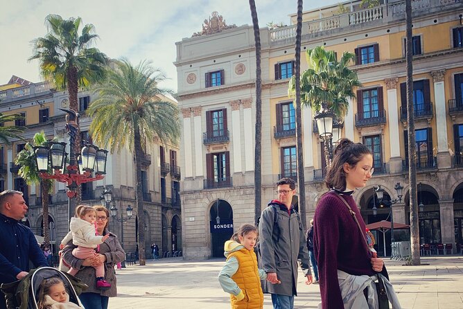 Ramblas, Old Town, Gothic and Gaudi Architecture Walking Tour - Casa Amatller and the rivalry of Passeig de Gracia