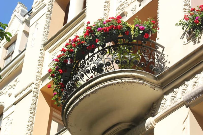 Riga: 2-Hour History of Art Nouveau Walking Tour - Key things to know before you book