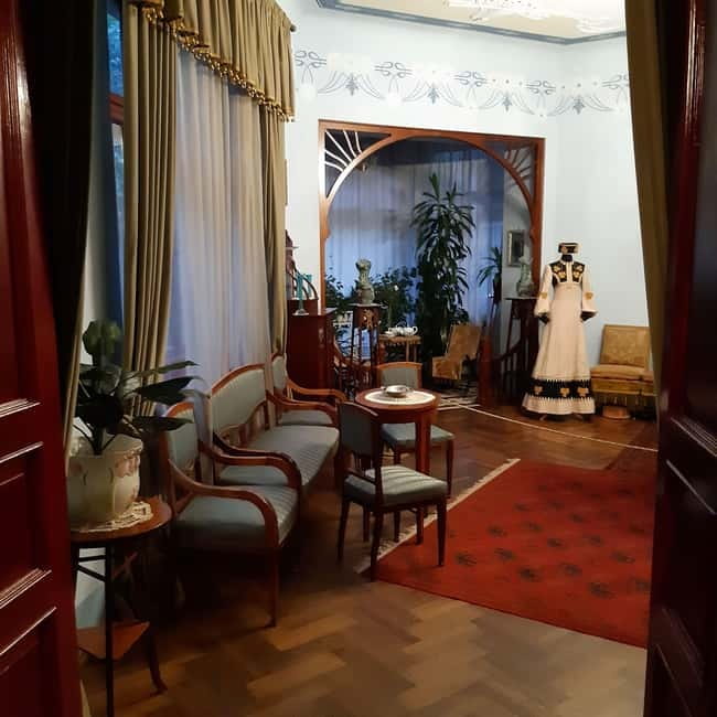 Riga: Art Nouveau highlights & Visit of Art Nouveau Museum - Freedom Street and Latvian national romanticism