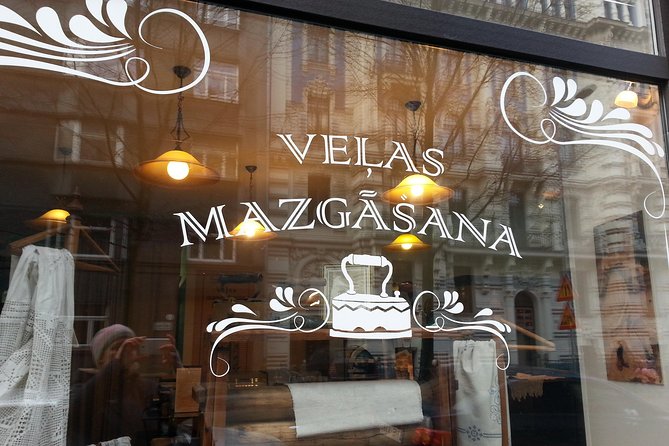 Riga Art Nouveau walking tour - Guides who make a short tour work