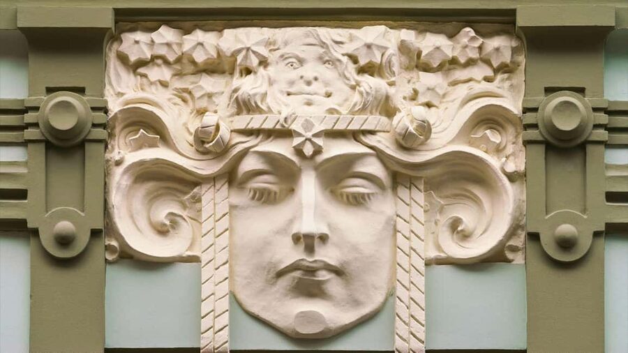 Riga: Art Nouveau Walking Tour with Welcome Drink - Key points at a glance