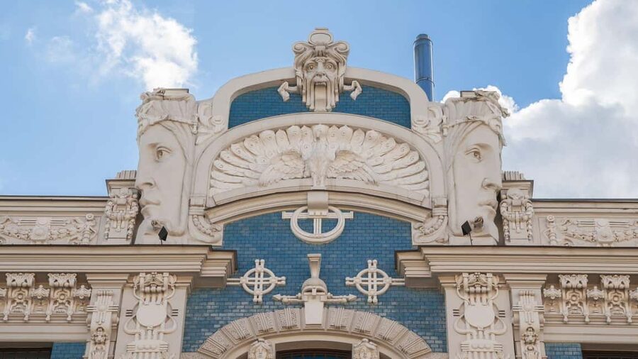 Riga: Art Nouveau Walking Tour with Welcome Drink - Alberta Street and Mikhail Eisenstein’s theatrical buildings