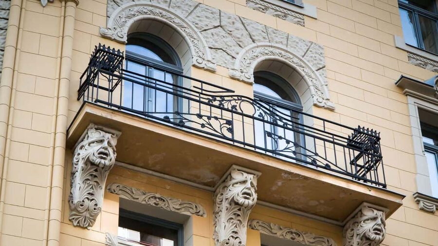 Riga: Art Nouveau Walking Tour with Welcome Drink - Who will get the most from this walk?