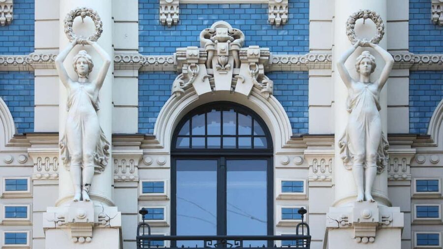 Riga: Art Nouveau Walking Tour with Welcome Drink - Should you book Riga’s Art Nouveau walking tour?