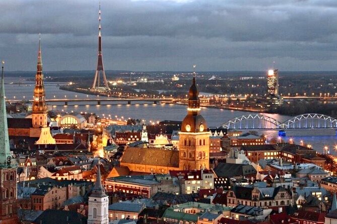 Riga Old Town, C Market & Art Nouveau Guided Walking Tour - Five Zeppelin hangars become Central Market