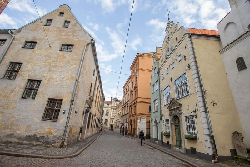 Riga's Old Center and Art Nouveau Tour - The walk from Old Riga to the Art Nouveau district