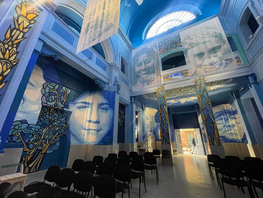 Rione Sanità: tour among street art, architecture, folklore - Palazzo dello Spagnolo and the drama of the staircase