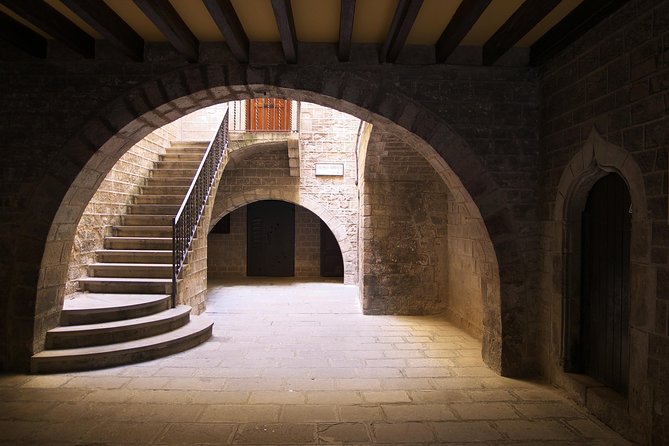 Roman & Gotic & Gaudi in Barcelona: private walking tour - A strong first look at Barcelona’s old center