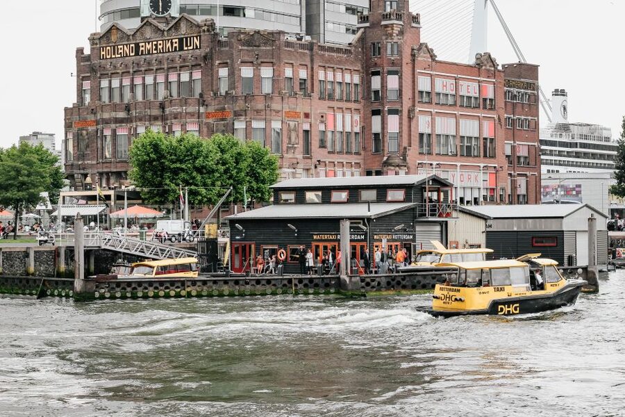 Rotterdam Architecture: Centre and South Bank with watertaxi - Timmerhuis and the OMA Approach