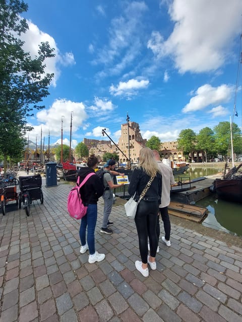 Rotterdam: Highlights, Gems, Architecture & History Walk - Arriving at the Markthal