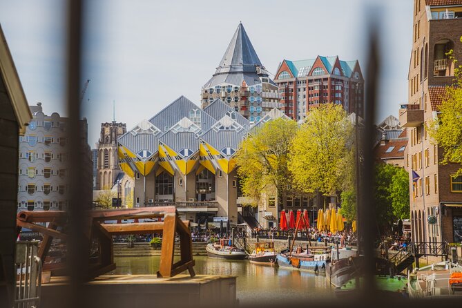 Rotterdam Walk: Hilights, Gems, Architecture & WWII | 2 or 3hrs - Witte Huis and the old harbor