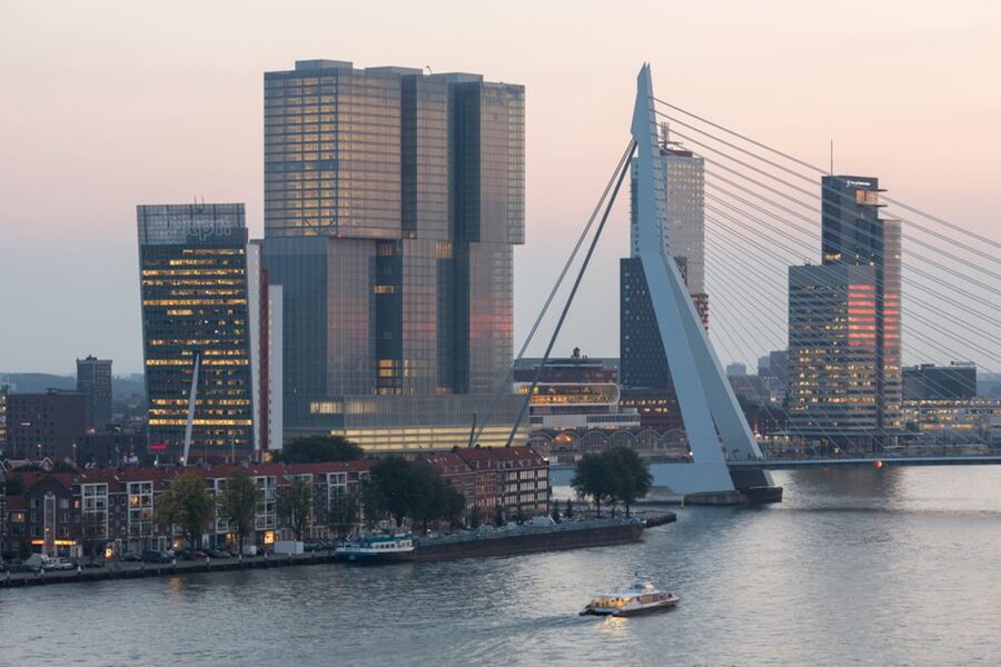 Rotterdam: Wilhelminapier, High-rise & floating architecture - Wilhelminapier, from ocean liners to high-rise Rotterdam