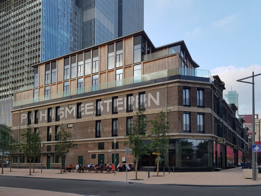 Rotterdam: Wilhelminapier, High-rise & floating architecture - Inside Pakhuismeesteren, a warehouse with a new job