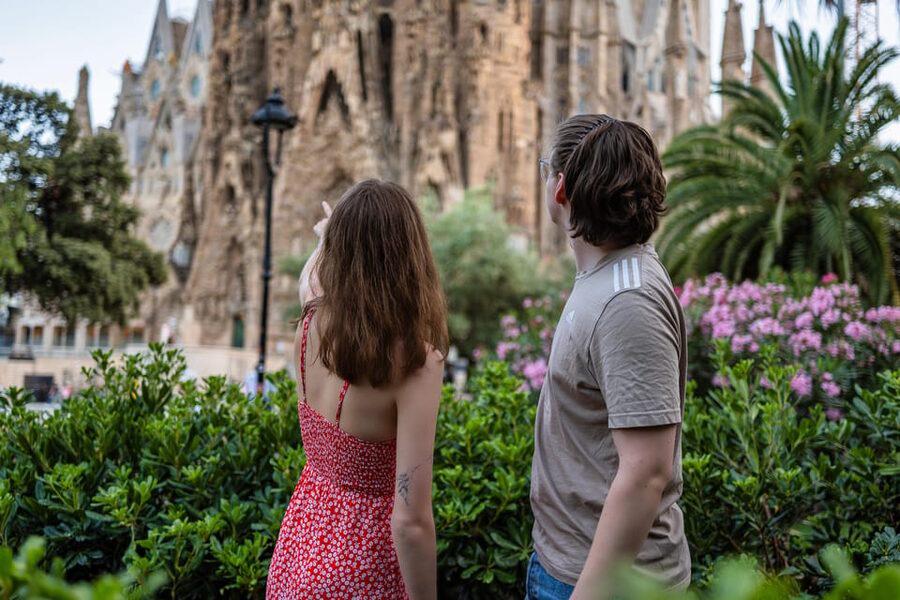 Sagrada Familia cinematic photoshoot - Who gets the best value
