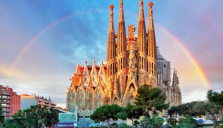 Sagrada Familia Exterior: The Secrets of the Facades - Starting at Carrer de Mallorca 403