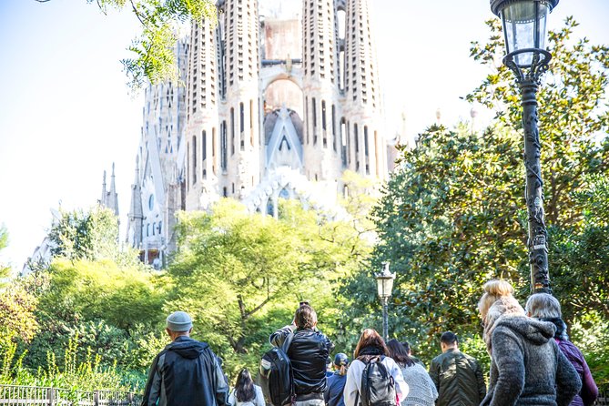 Sagrada Familia Fast Track Guided Tour - Meeting at Carrer de Sardenya 311