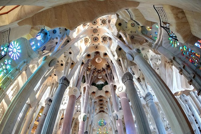 Sagrada Familia Fast Track Guided Tour with Towers Access - Inside the basilica: look up, then listen